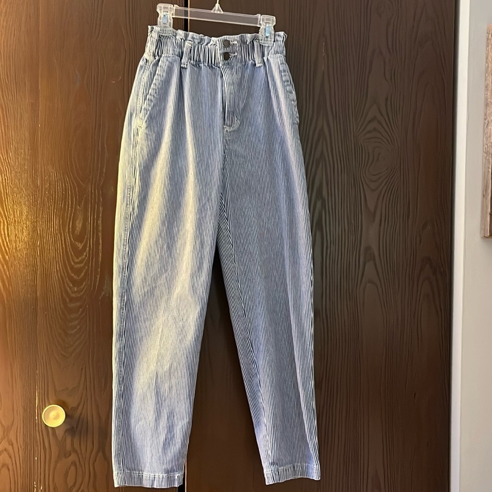 Universal Thread white and blue striped jeans. Size 0.